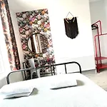 Great Located Victorian House With Amenities בית נופש