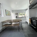 בית נופש Great Located Victorian House With Amenities *