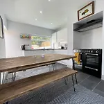 בית נופש Great Located Victorian House With Amenities