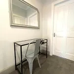 Great Located Victorian House With Amenities *
