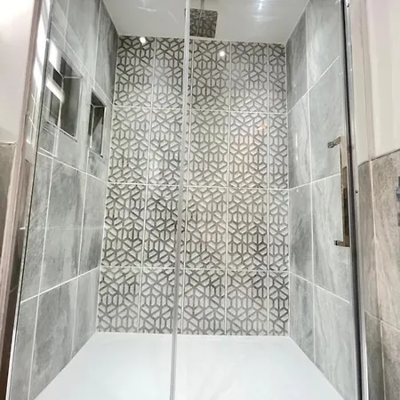 Great Located Victorian House With Amenities * Bristol