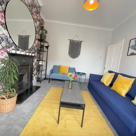 Great Located Victorian House With Amenities * בריסטול