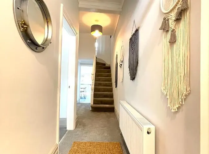 Great Located Victorian House With Amenities *