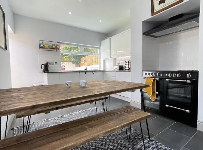 Vakantiehuis Great Located Victorian House With Amenities