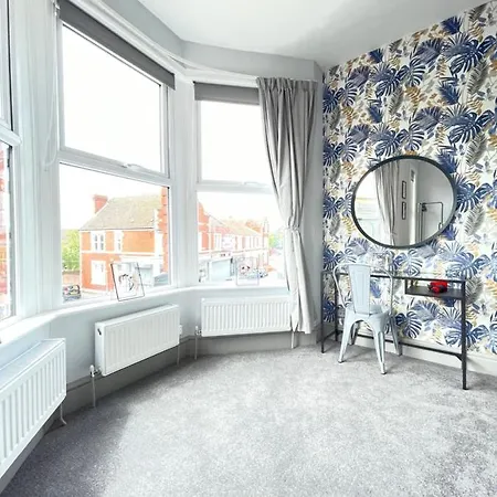 Дом отдыха Great Located Victorian House With Amenities Бристоль