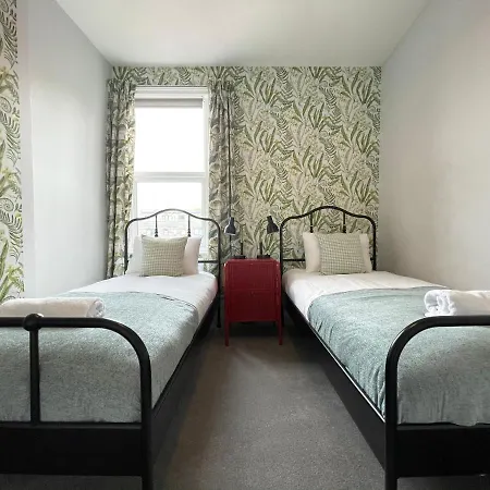 Hébergement de vacances Great Located Victorian House With Amenities