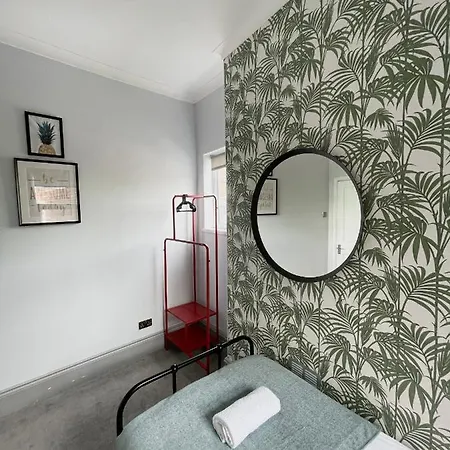 Great Located Victorian House With Amenities