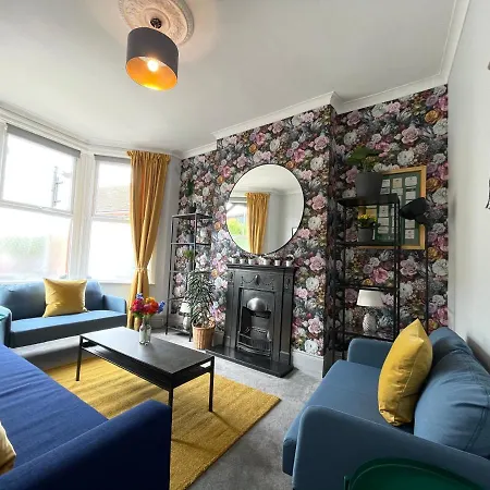 Great Located Victorian House With Amenities בריסטול