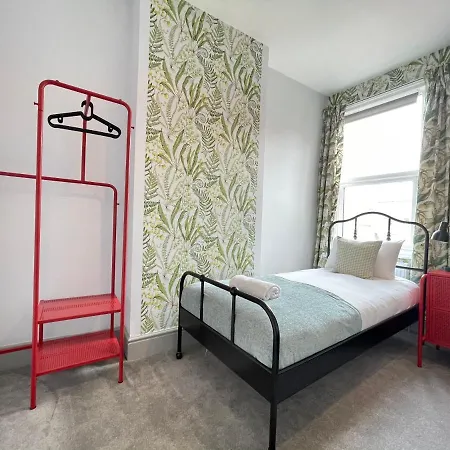 Great Located Victorian House With Amenities Hébergement de vacances *