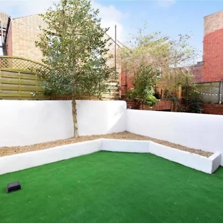 Hébergement de vacances Great Located Victorian House With Amenities