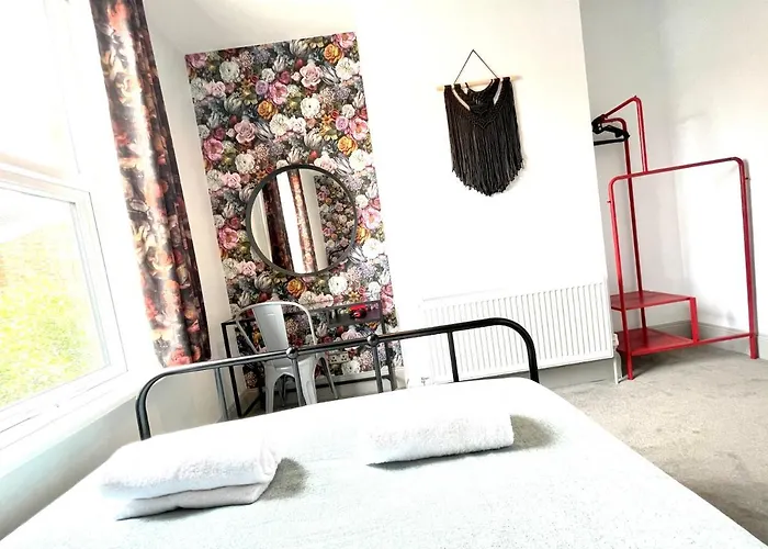 Great Located Victorian House With Amenities בית נופש